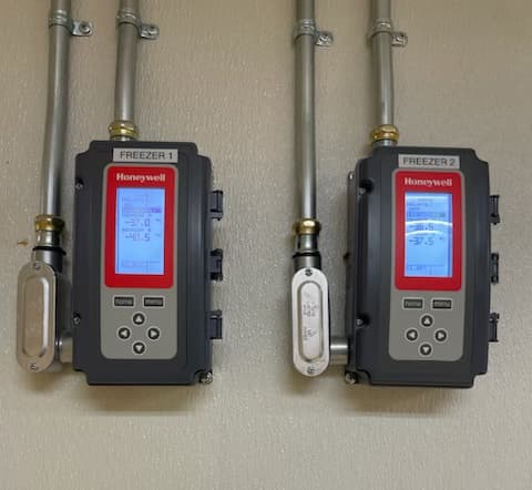 Refrigeration controls panel